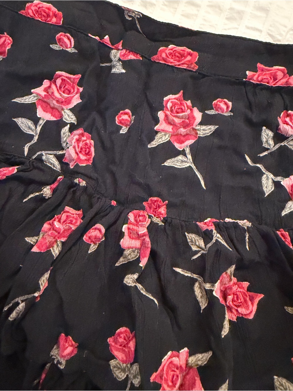 Black floral skort size Small - Picture 2 of 4